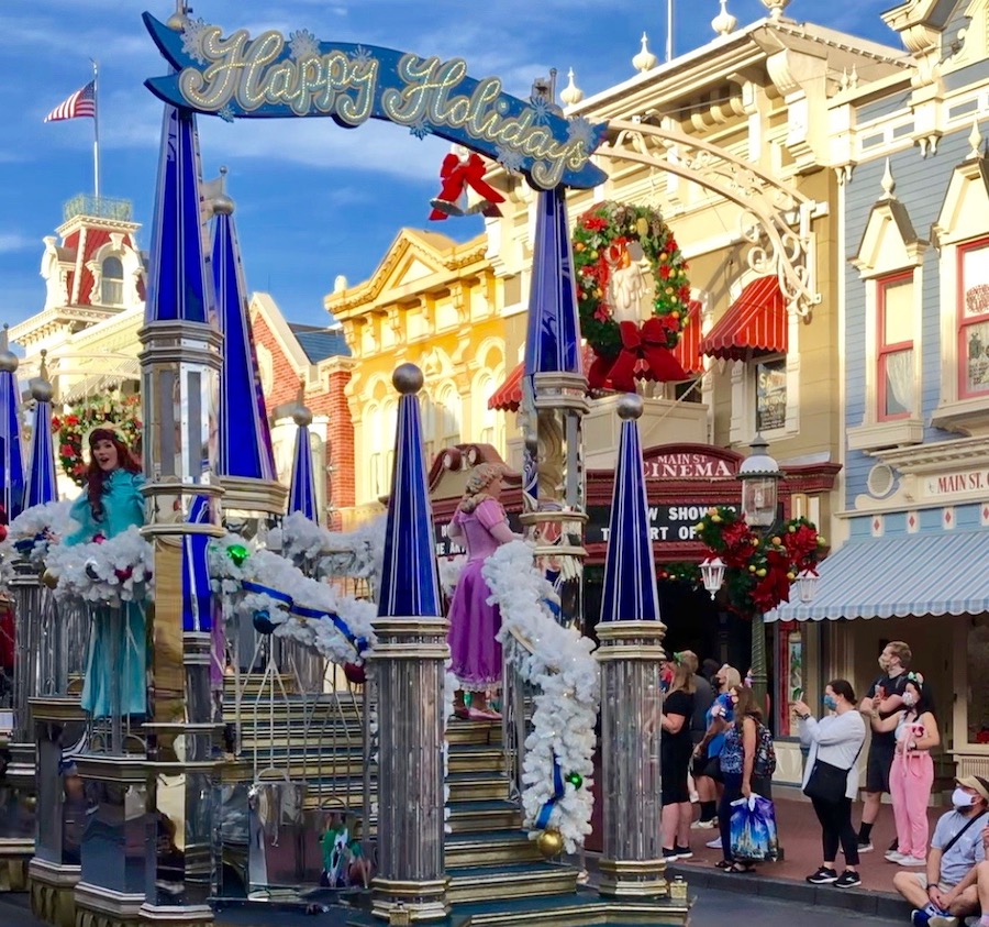 The Royal Princess Processional Got a Holiday Makeover